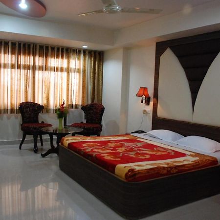 โรงแรม แกรนด์ อาร์จัน Raipur  ภายนอก รูปภาพ