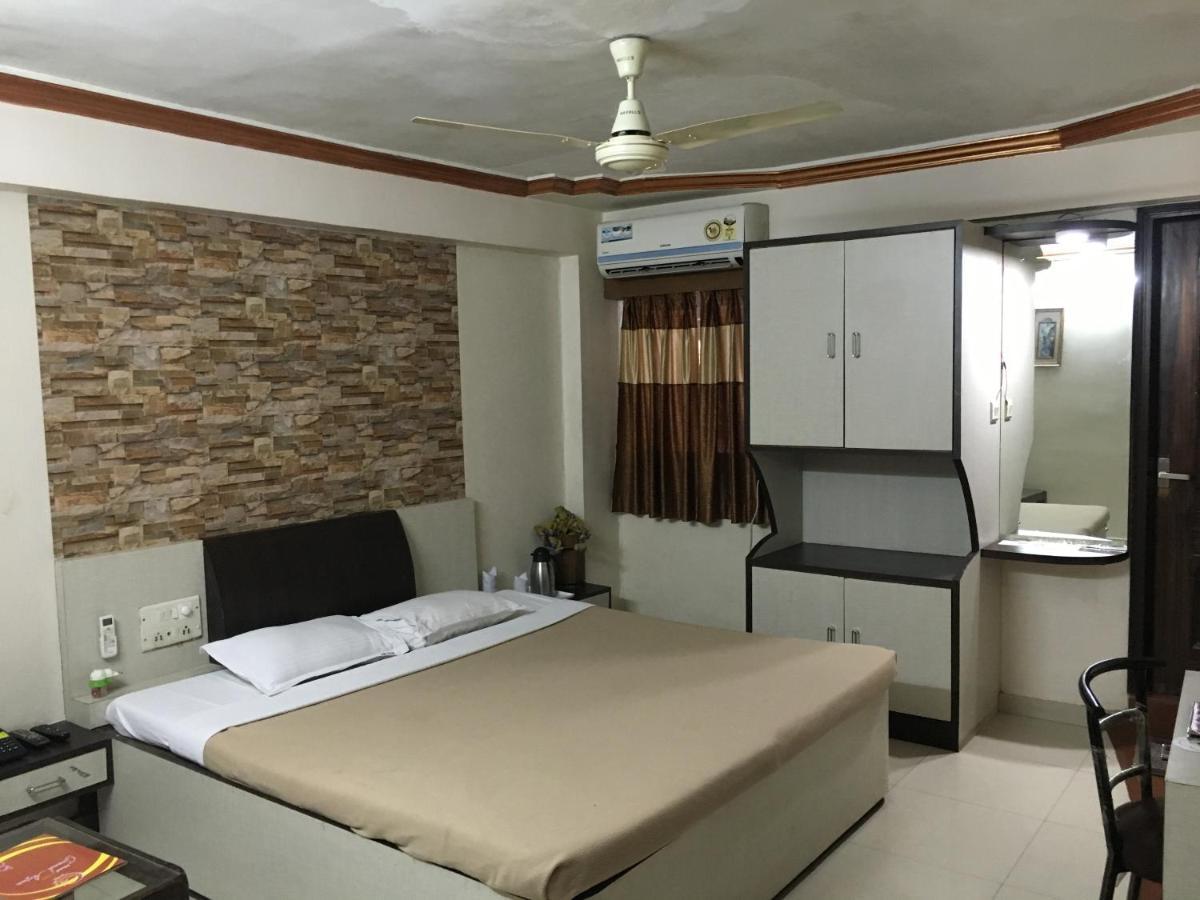 โรงแรม แกรนด์ อาร์จัน Raipur  ภายนอก รูปภาพ