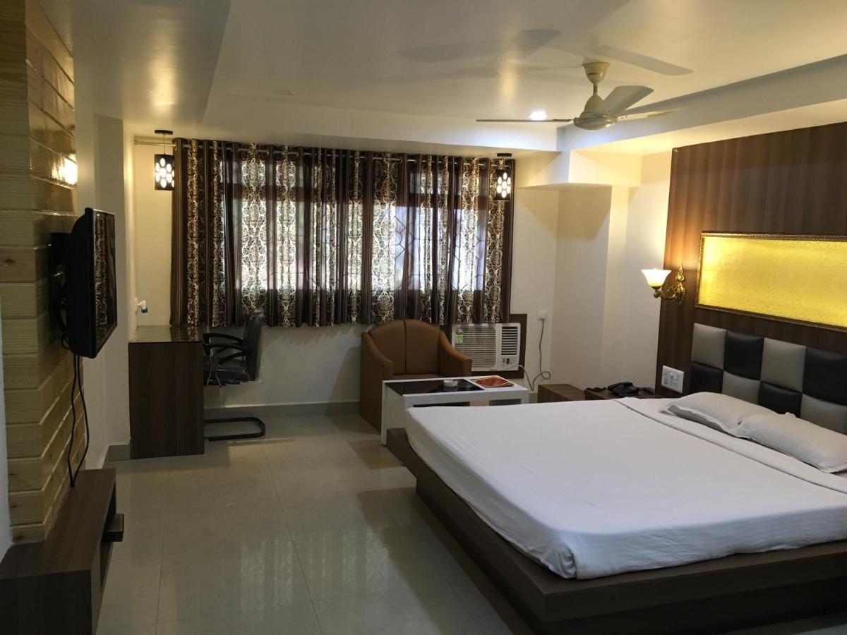 โรงแรม แกรนด์ อาร์จัน Raipur  ภายนอก รูปภาพ