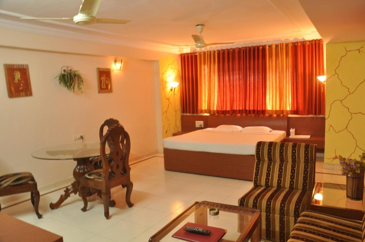 โรงแรม แกรนด์ อาร์จัน Raipur  ภายนอก รูปภาพ