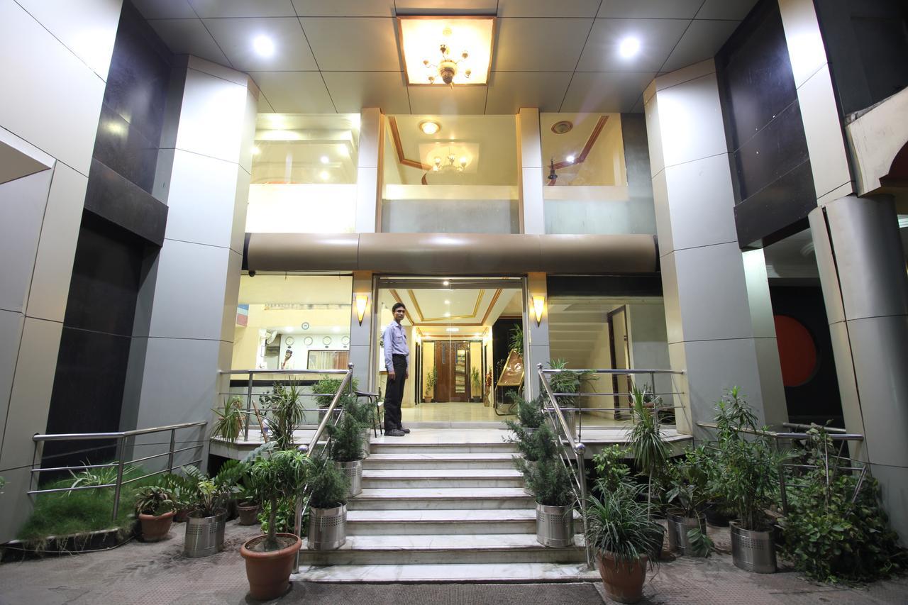 โรงแรม แกรนด์ อาร์จัน Raipur  ภายนอก รูปภาพ
