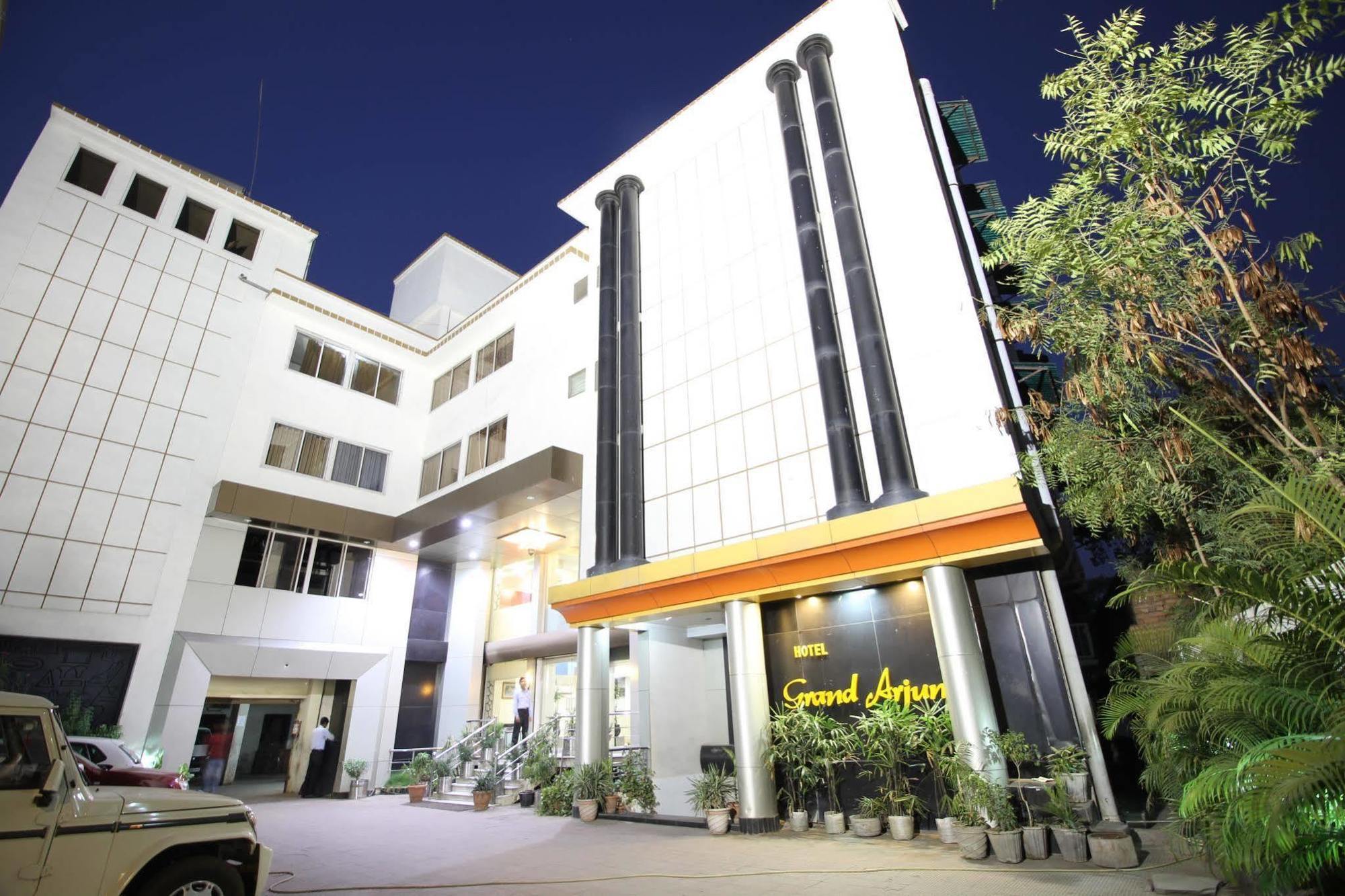โรงแรม แกรนด์ อาร์จัน Raipur  ภายนอก รูปภาพ